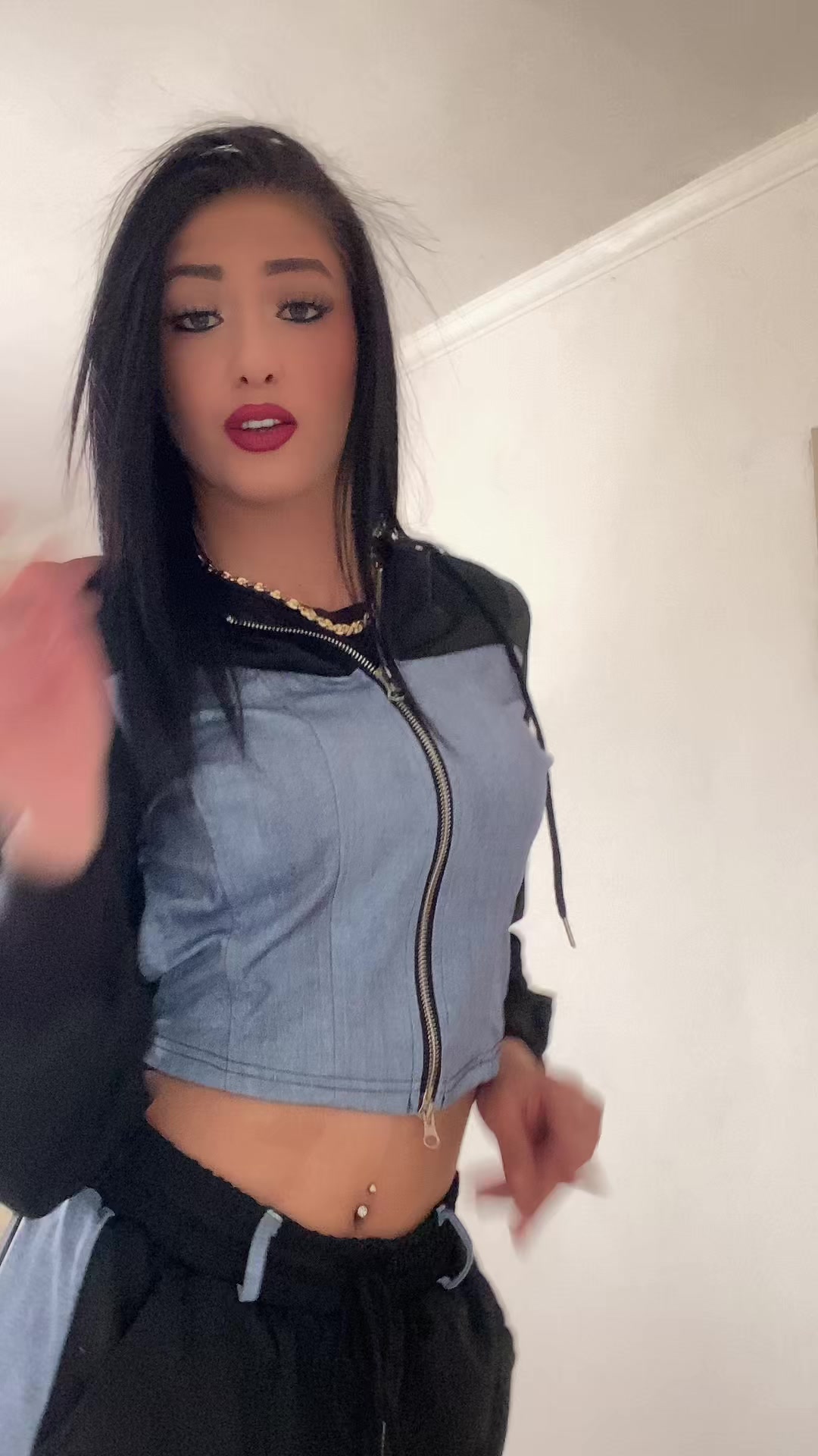 @V A N Y💋