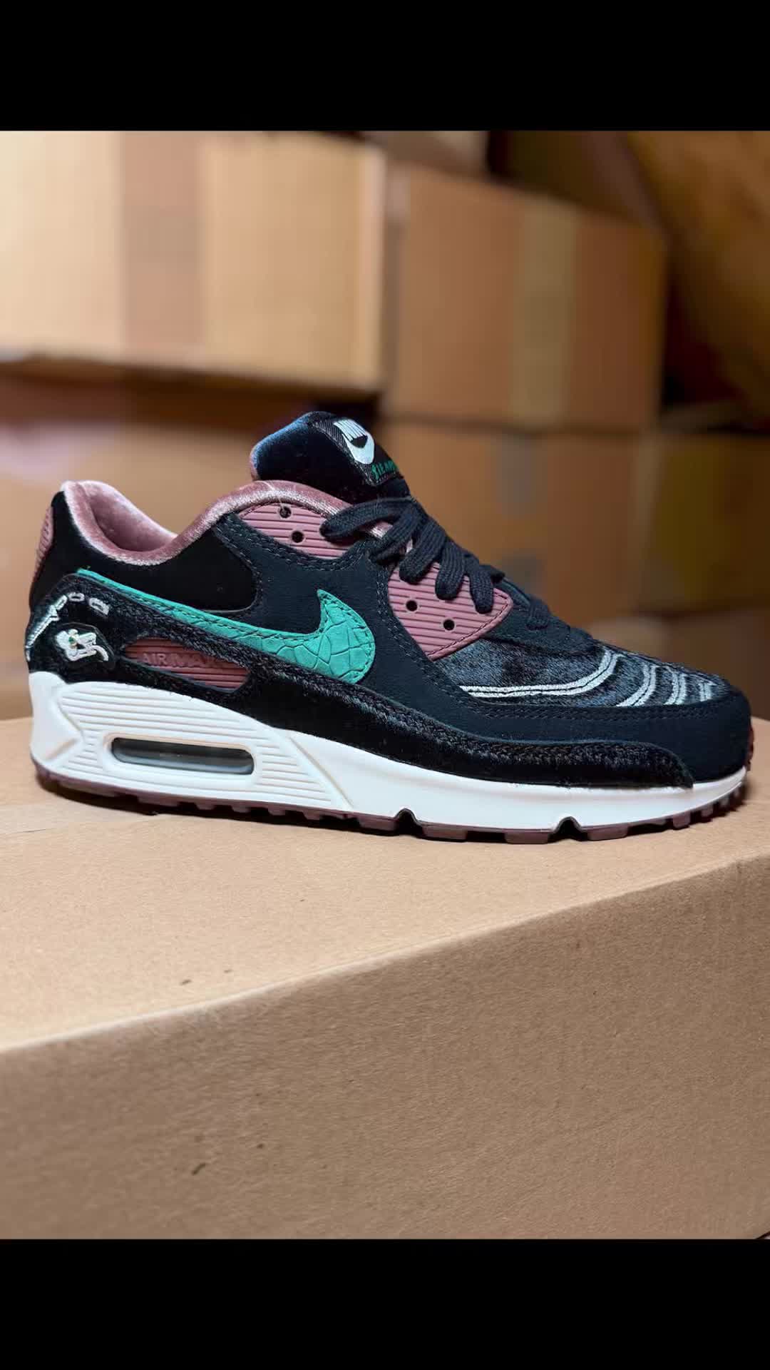 @Air Max 90 | Chorley Heat