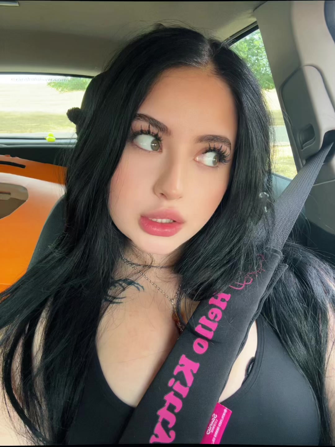 @rebevvv
