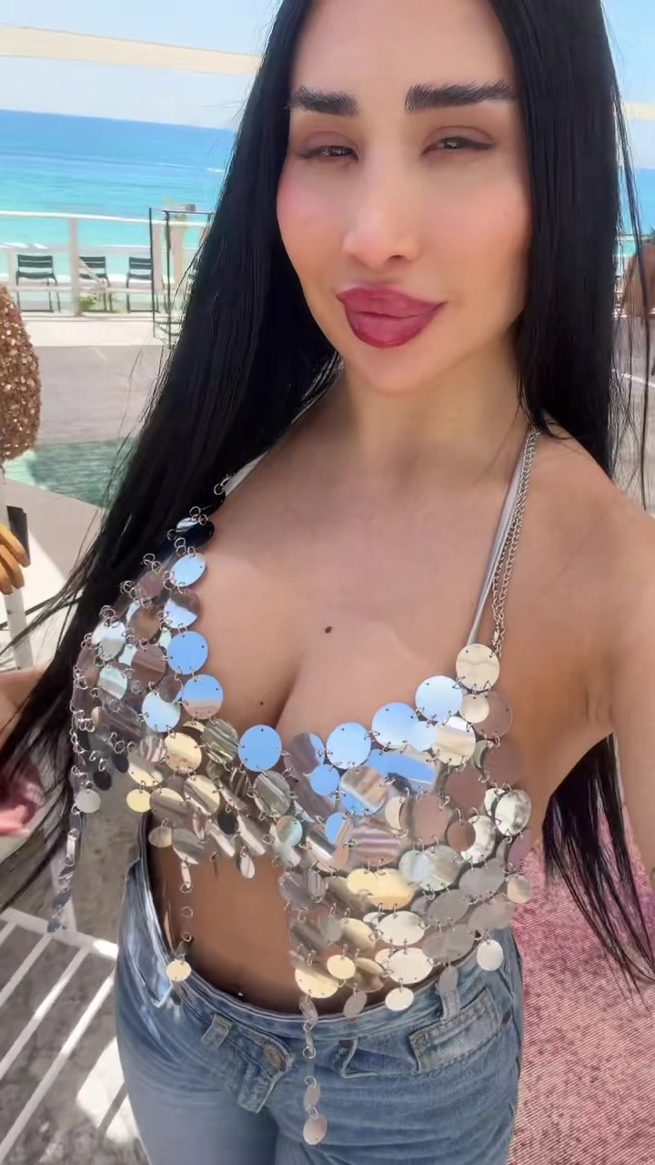 @𝙼 𝙰 𝙽 𝙸 𝚀 𝚄 𝙴 🍒