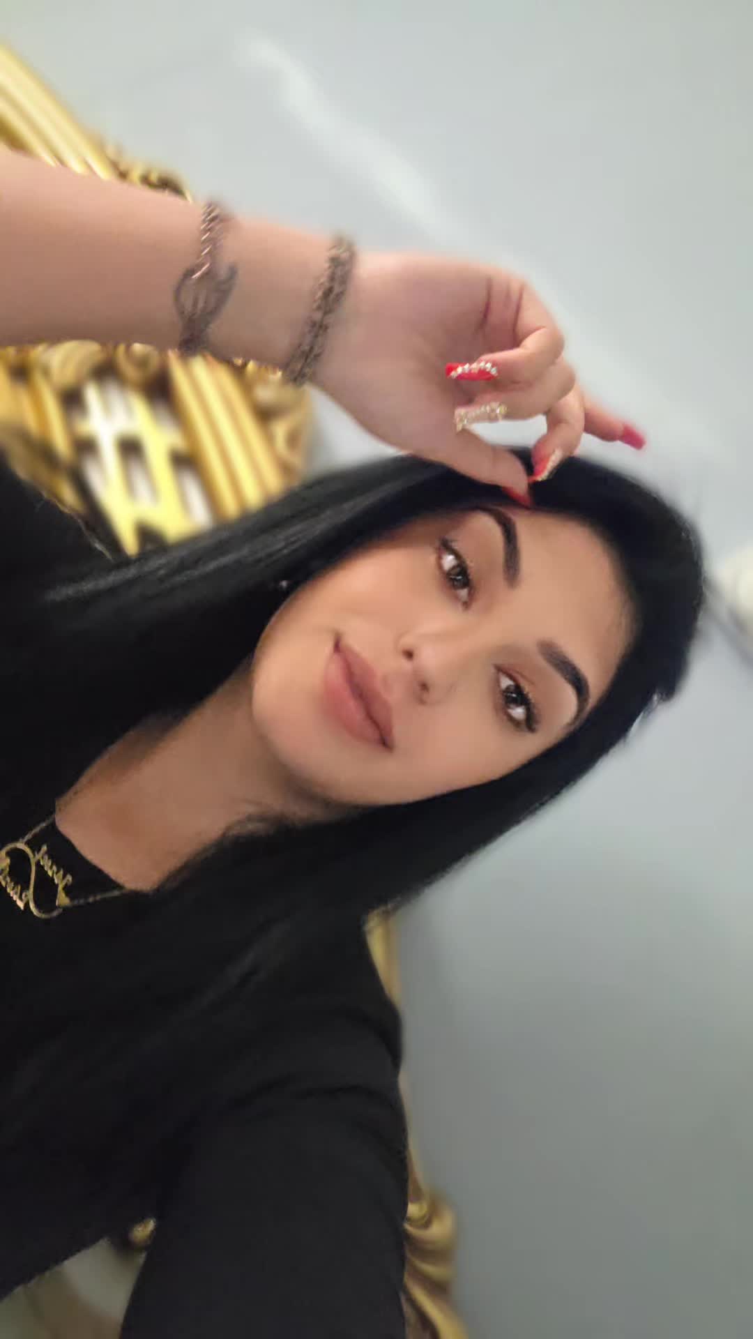 @•D•