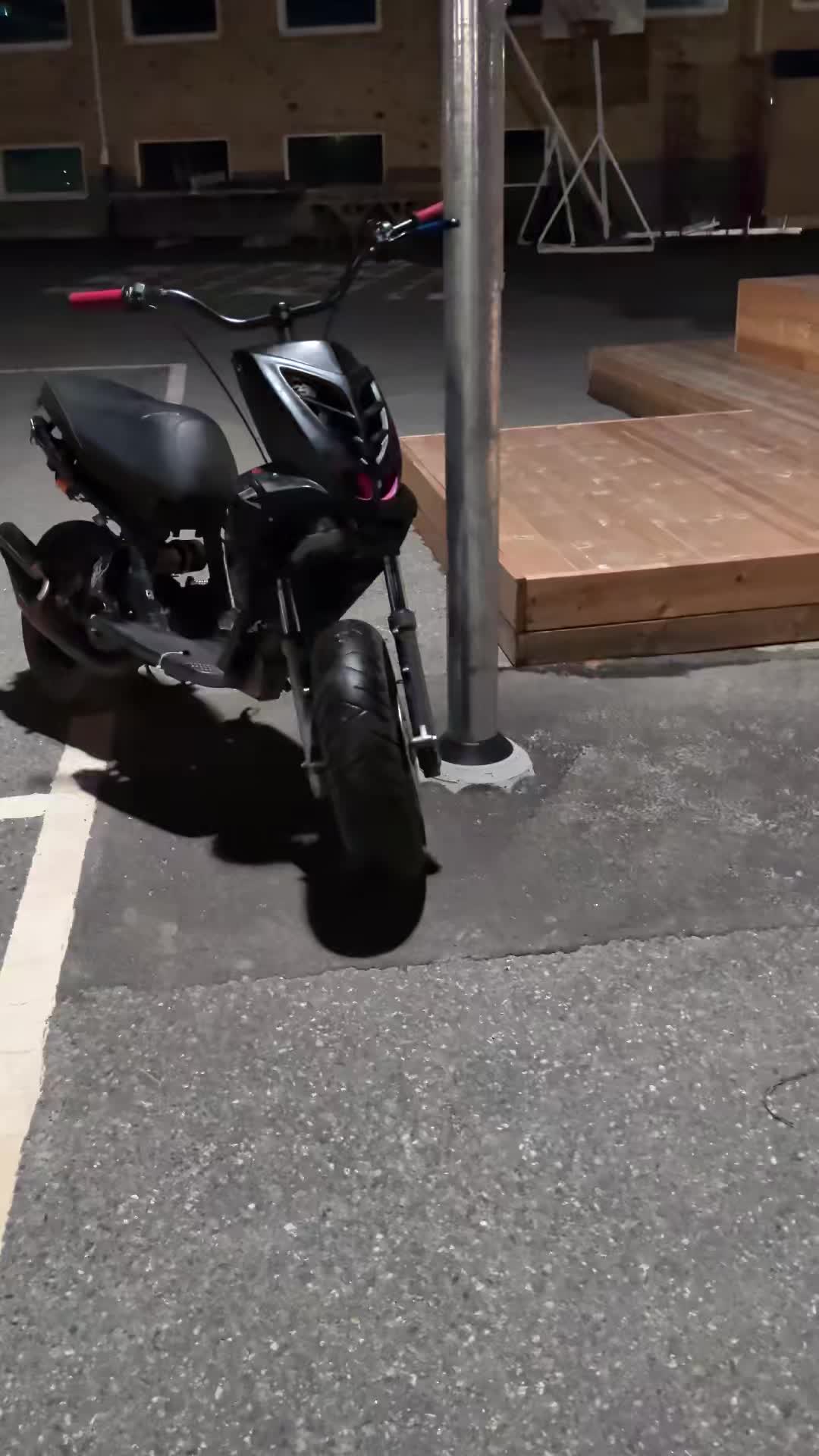 @𝐸𝒹𝒹𝒾𝑒👍