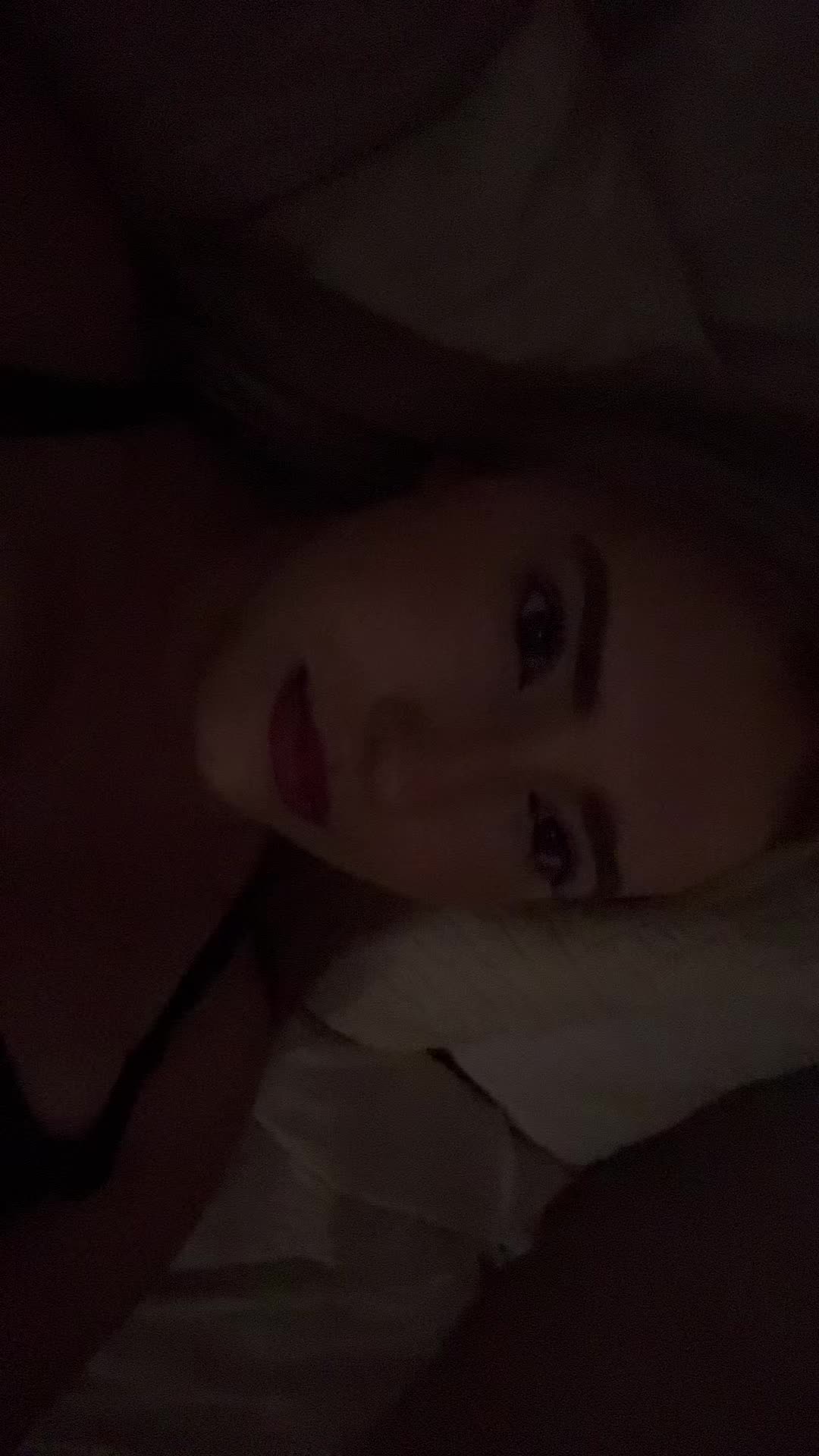 @??
