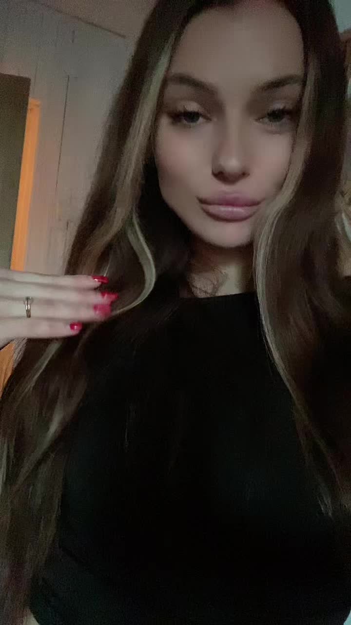 @Brave_Brunette 👑