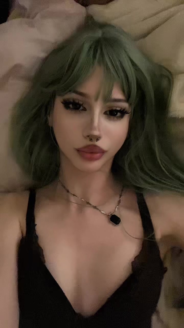 @nora valeria