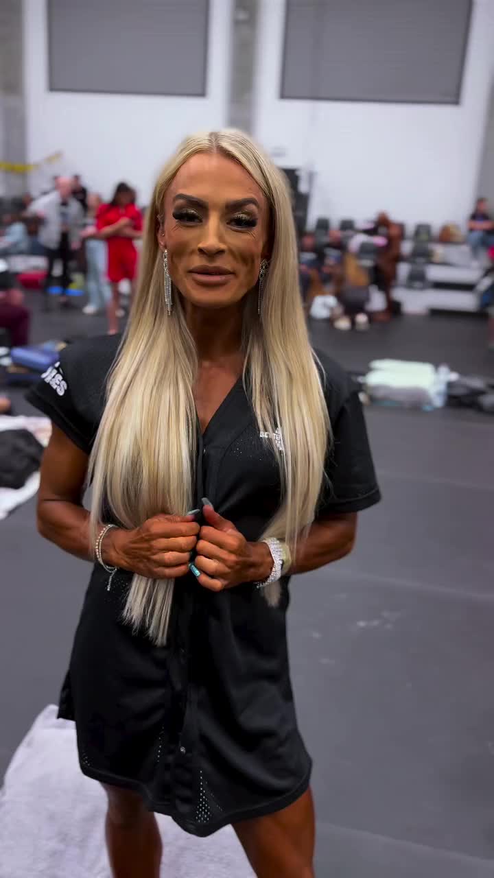 @musclegirls