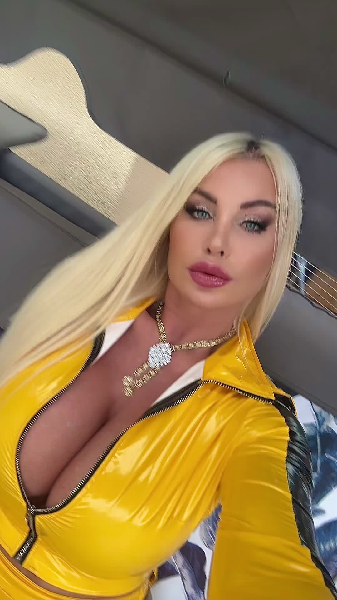 @M&aacute;ndity Izabella