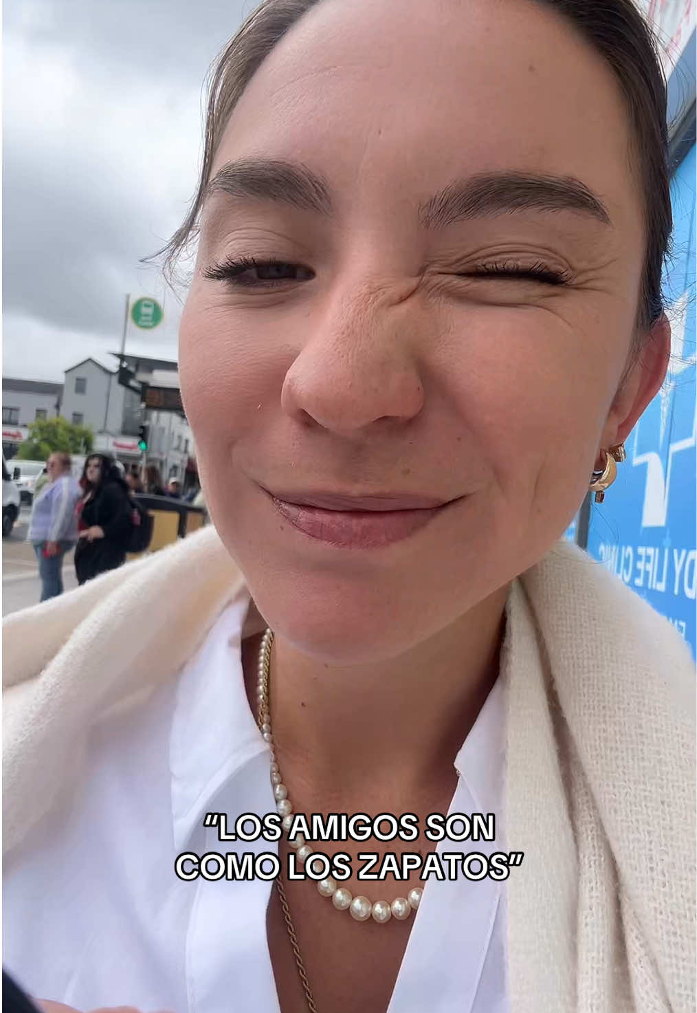 @laauraalos