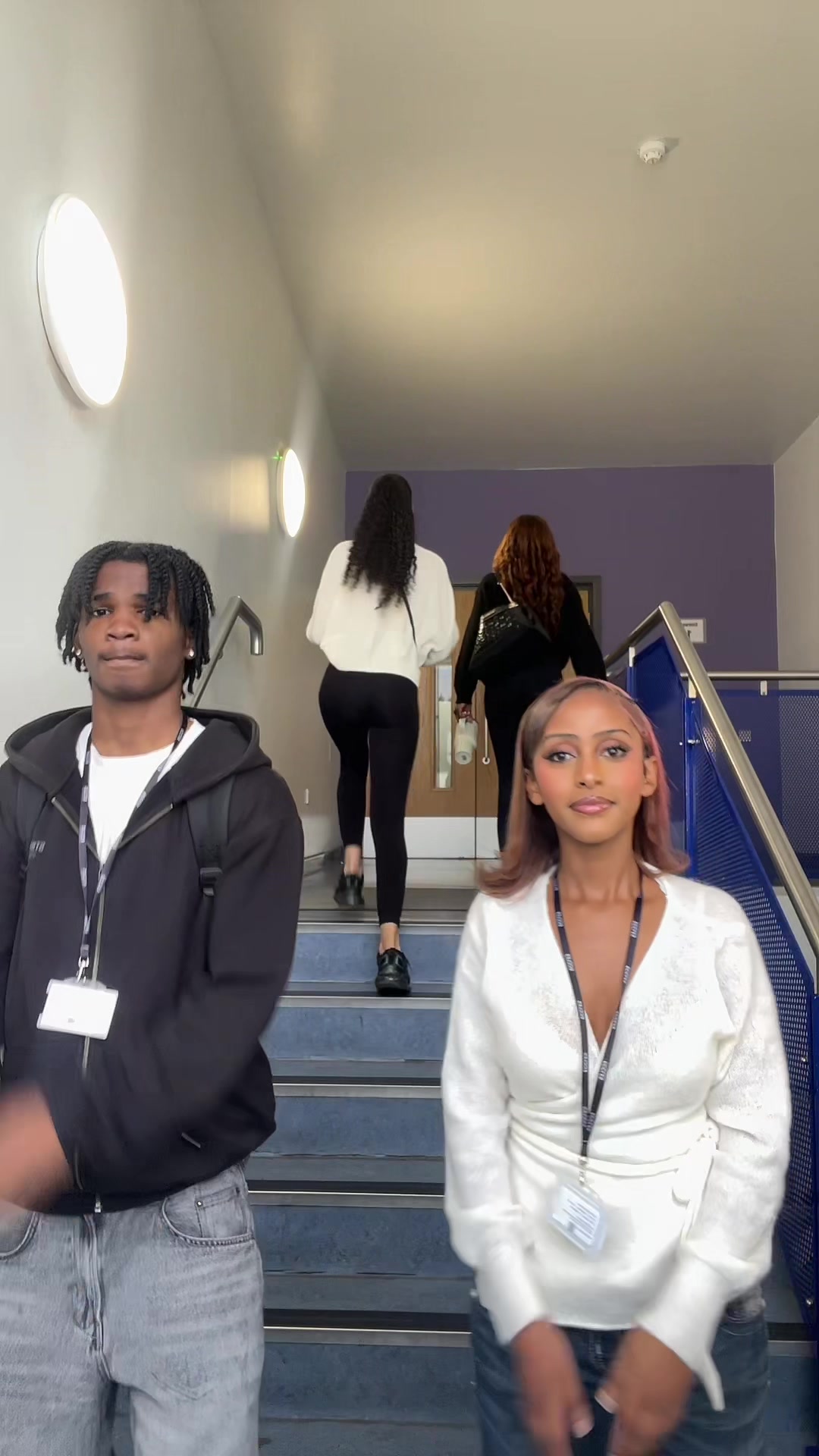 @ₕₐₗₗₑ🇬🇧