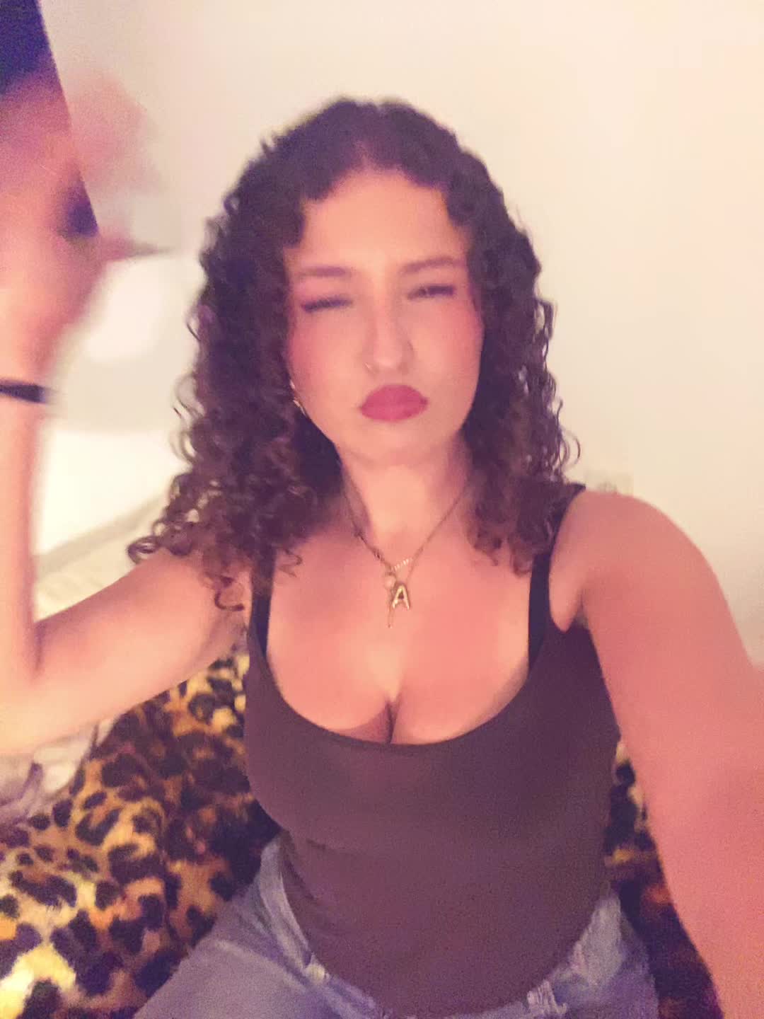 @Alexiia