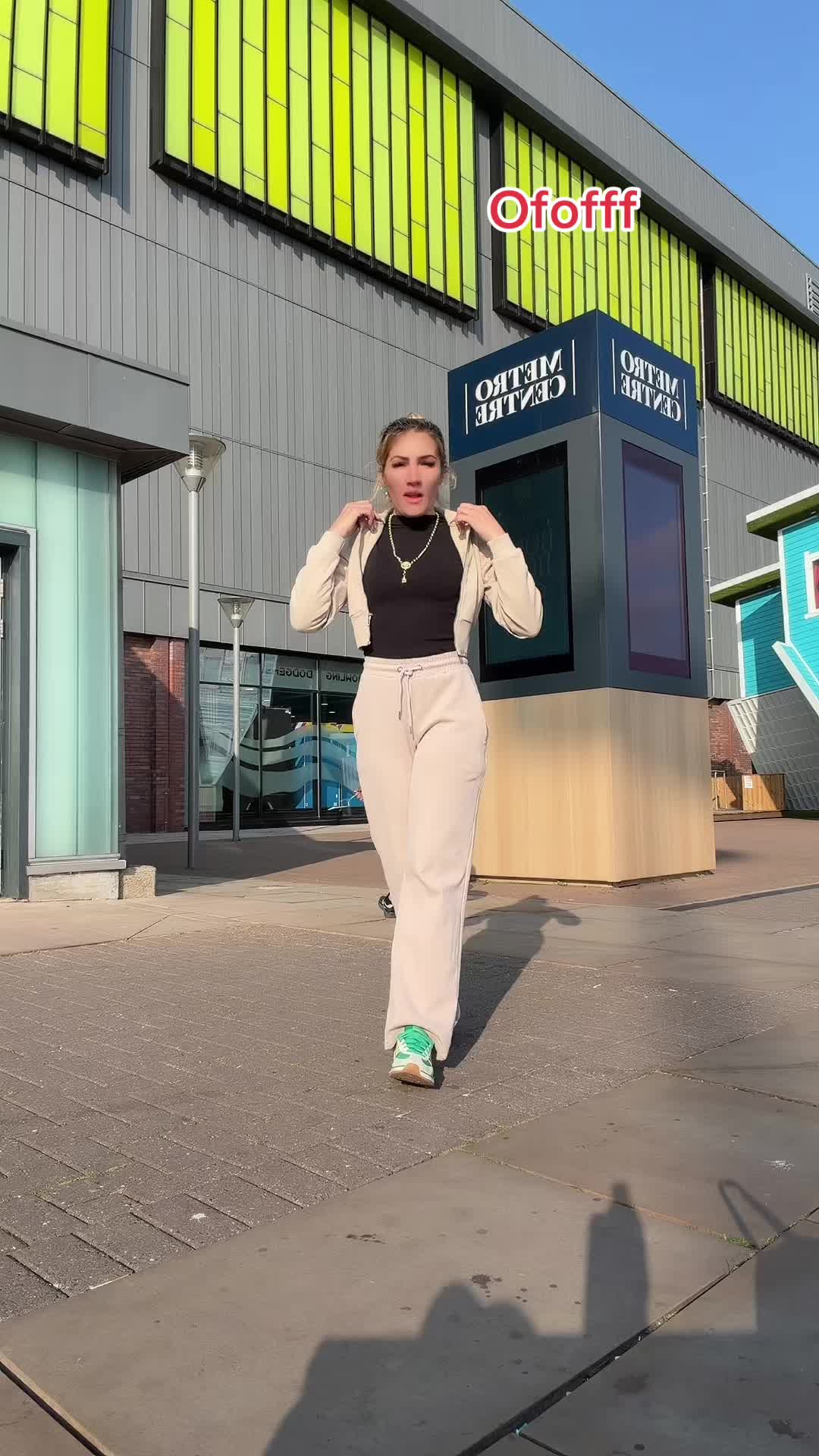 @Alexandra Nikolas Ianis