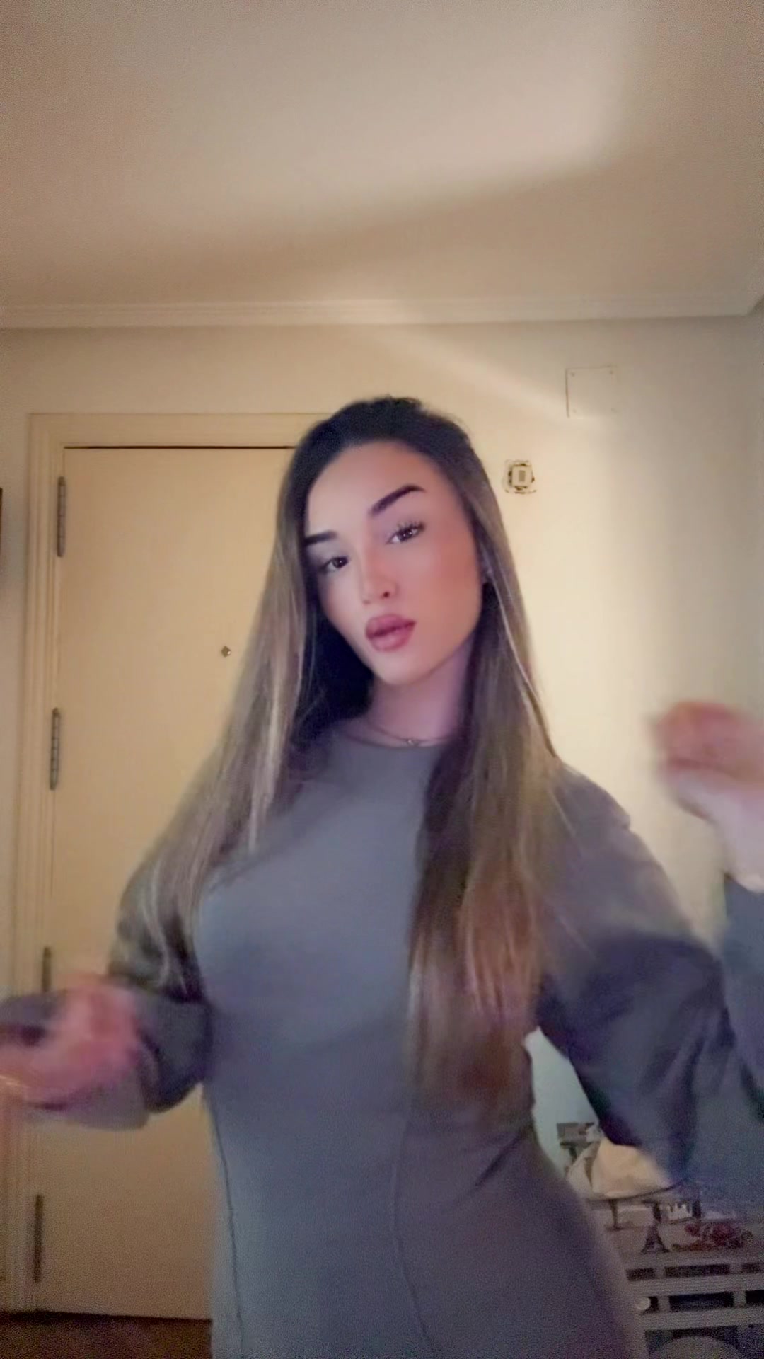 @elsaa.roomeroo