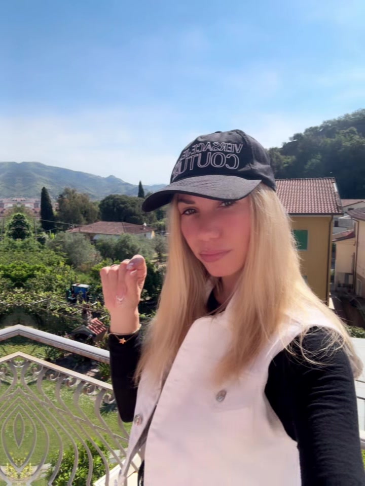 @Simona Menchini