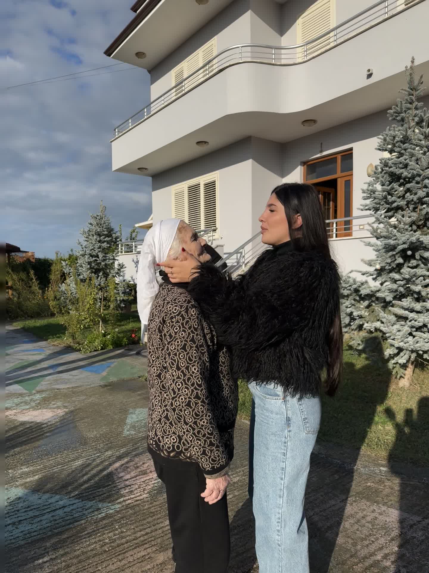 @taniamehmeti