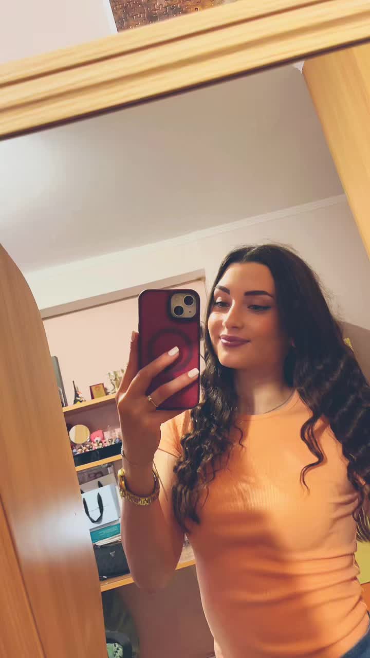 @👸