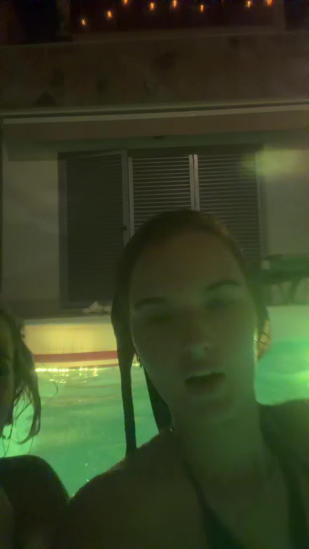 @serenandolivia