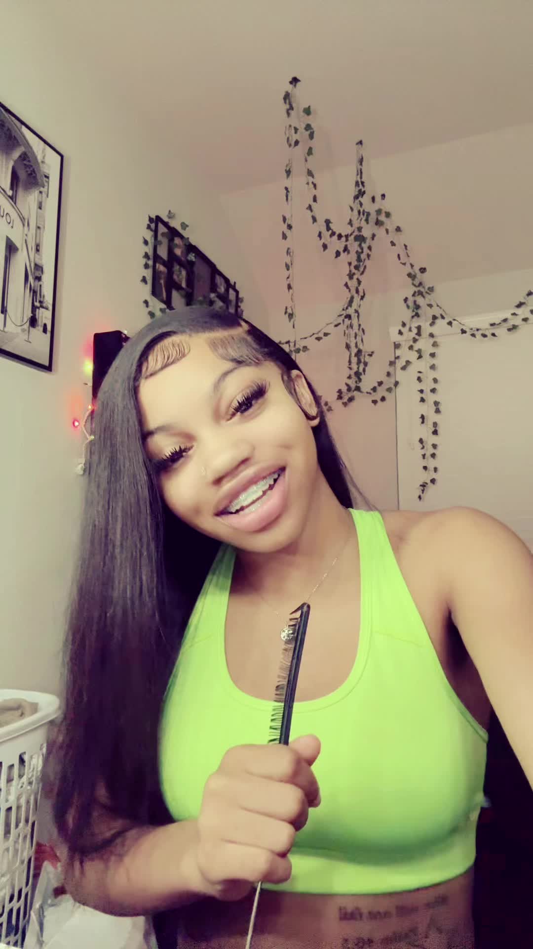 @👄.
