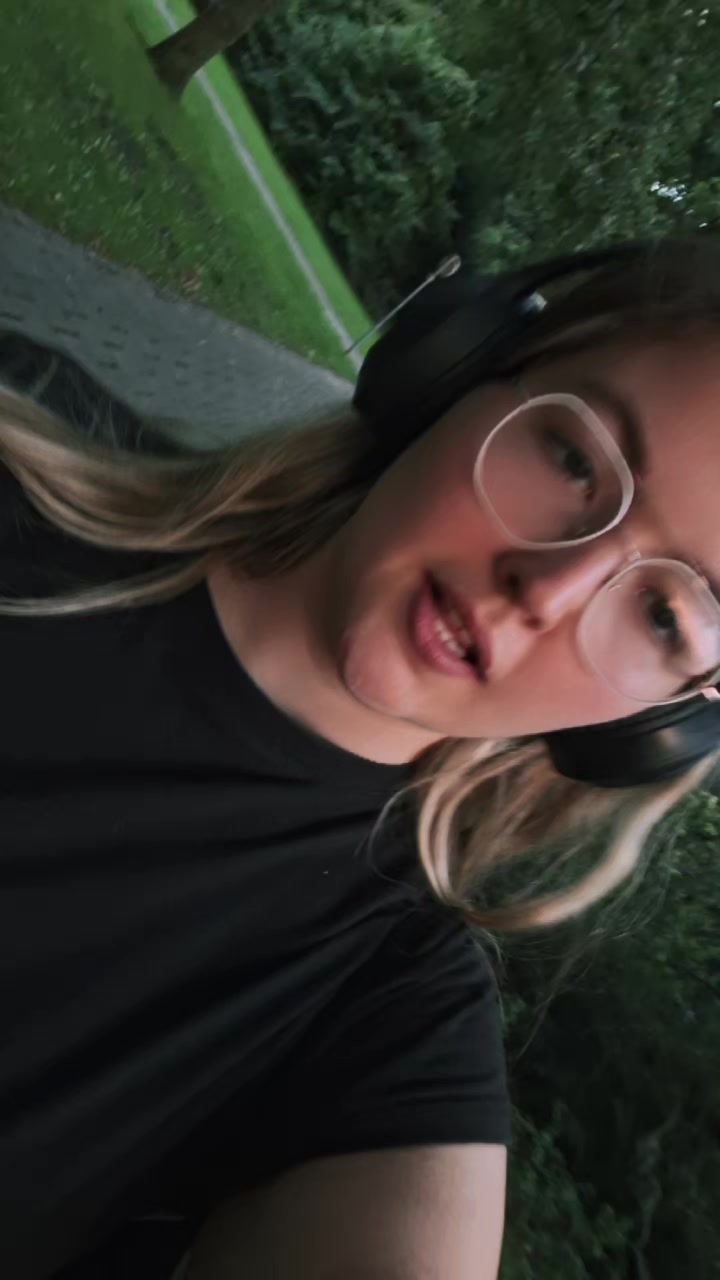 @:โ