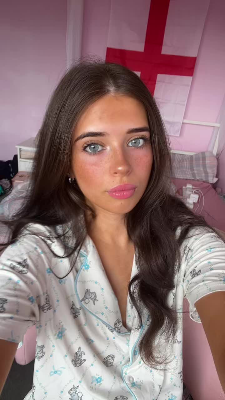 @phoebemaypublicpriv
