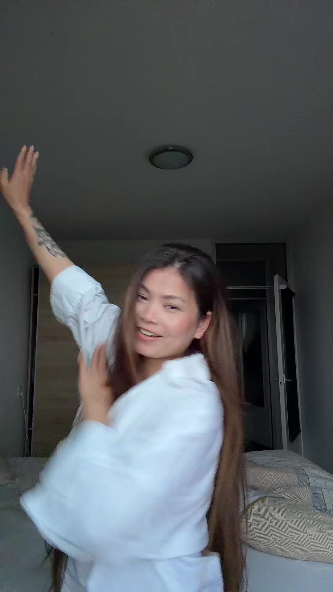 @Bella