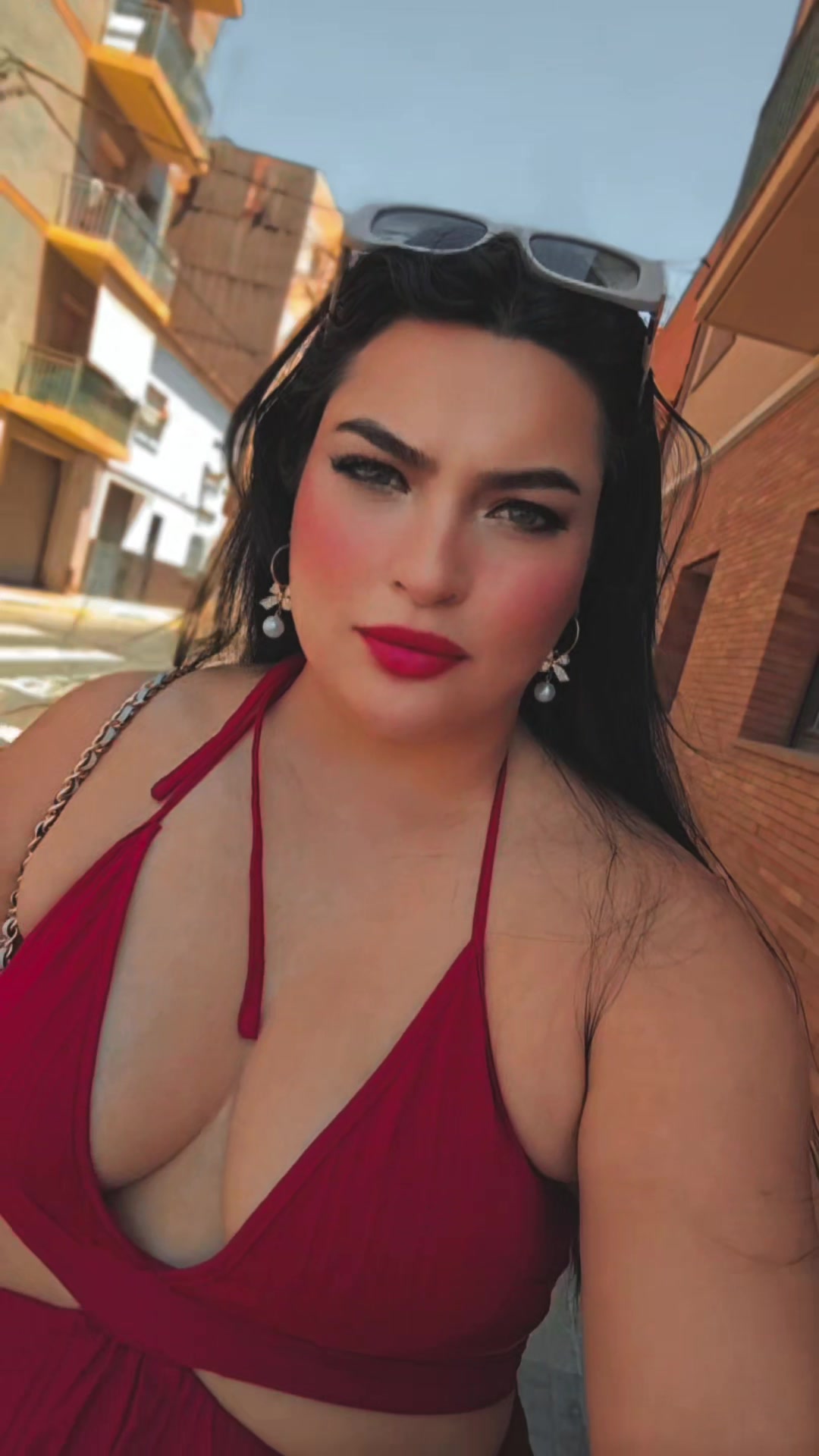 @LatinaEspa&ntilde;aJulianaOcampo👑