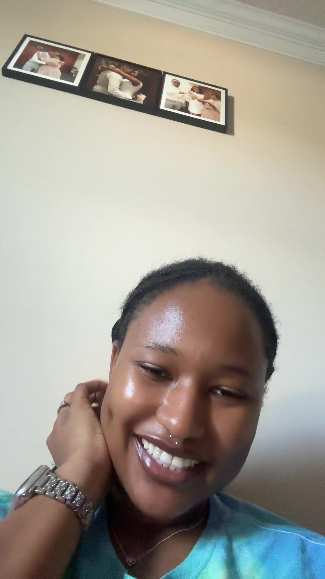 @Ej