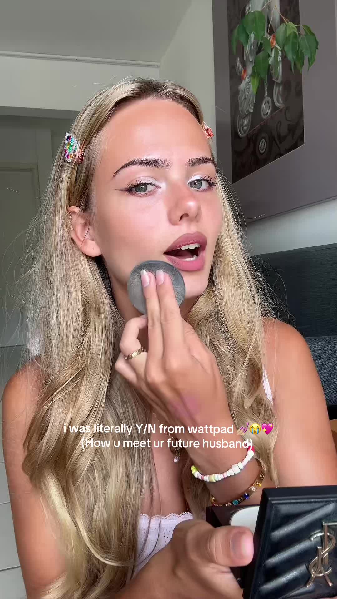 @saracrumbleleg