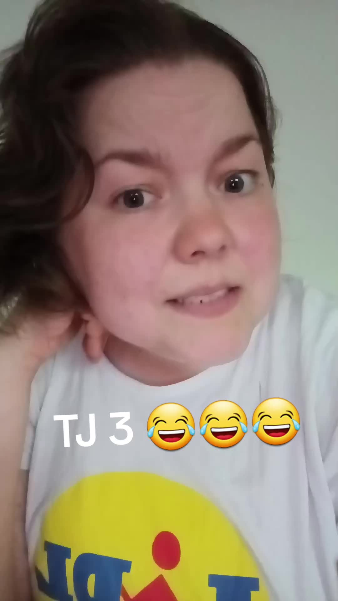 @Tiinaxzu