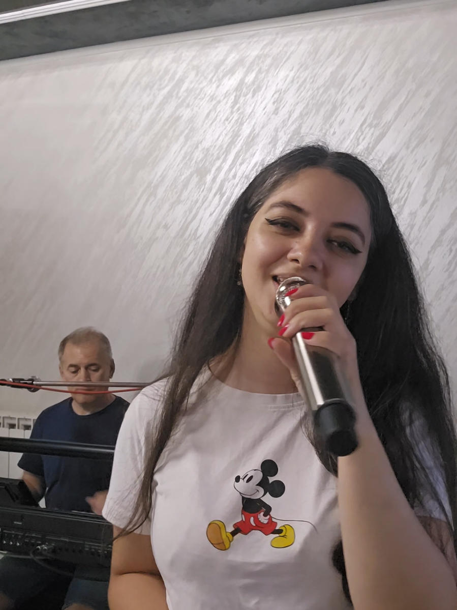 @Angela Gheonea