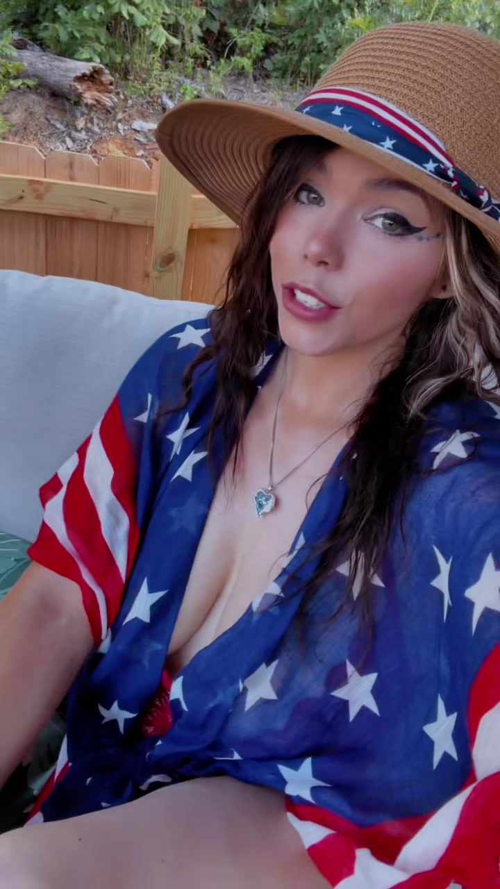 @thegoddesskararaven