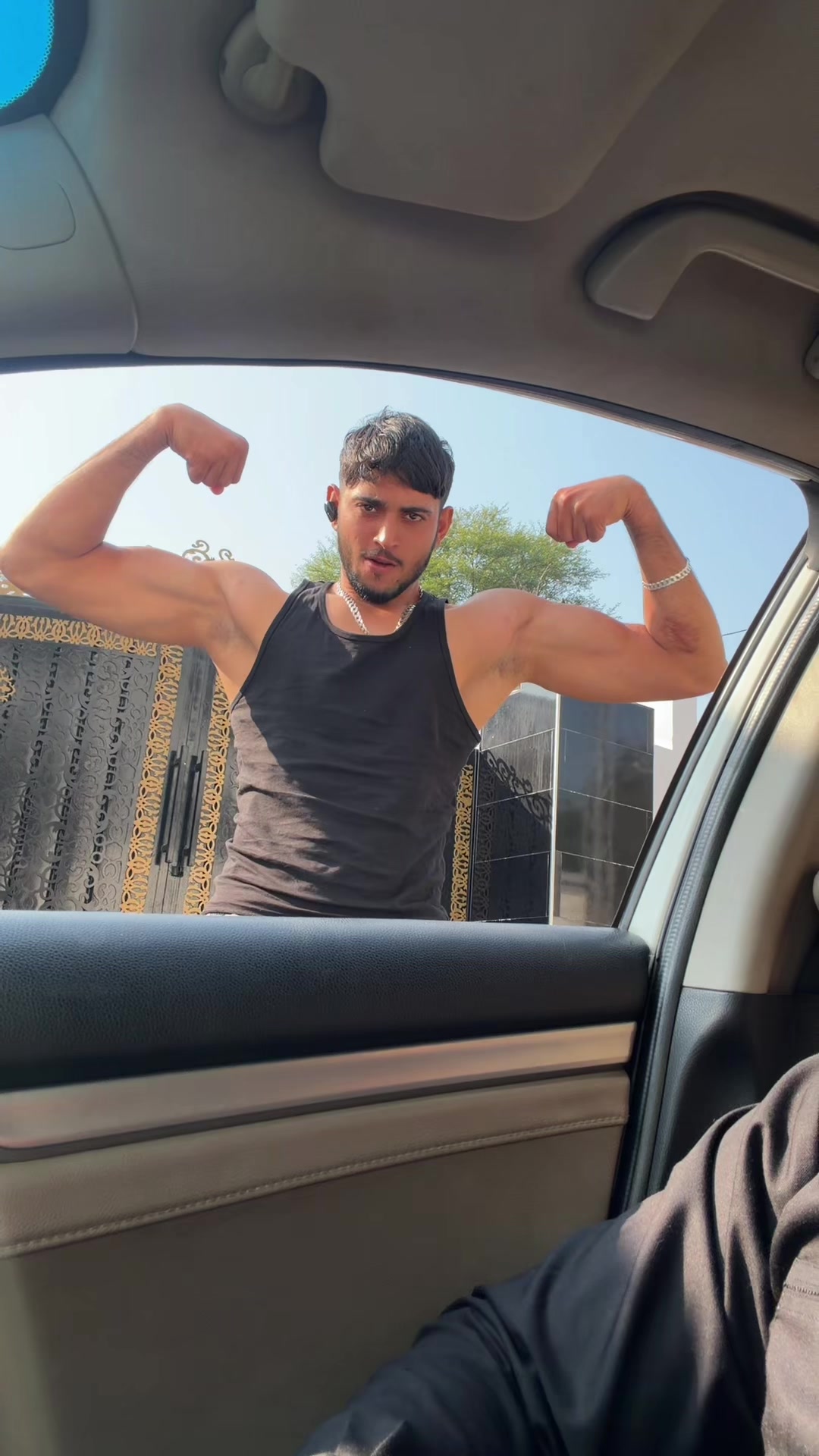 @VlogsByAli