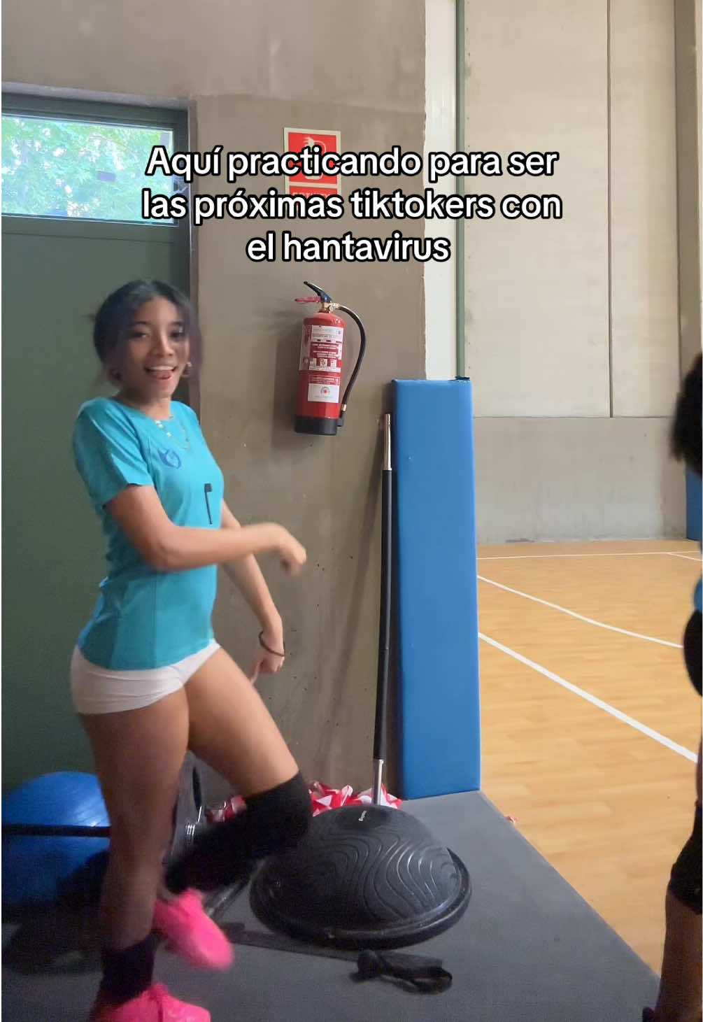 @🏐