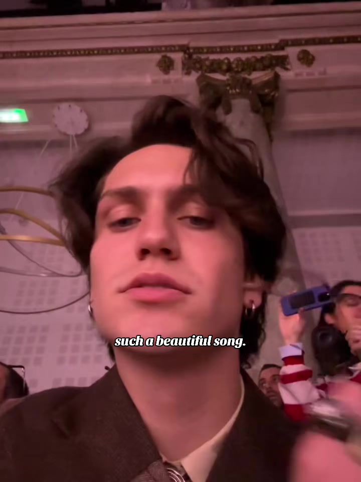 @𝘤𝘩𝘢𝘴𝘦 𝘧𝘰𝘭𝘭𝘰𝘸𝘴<3
