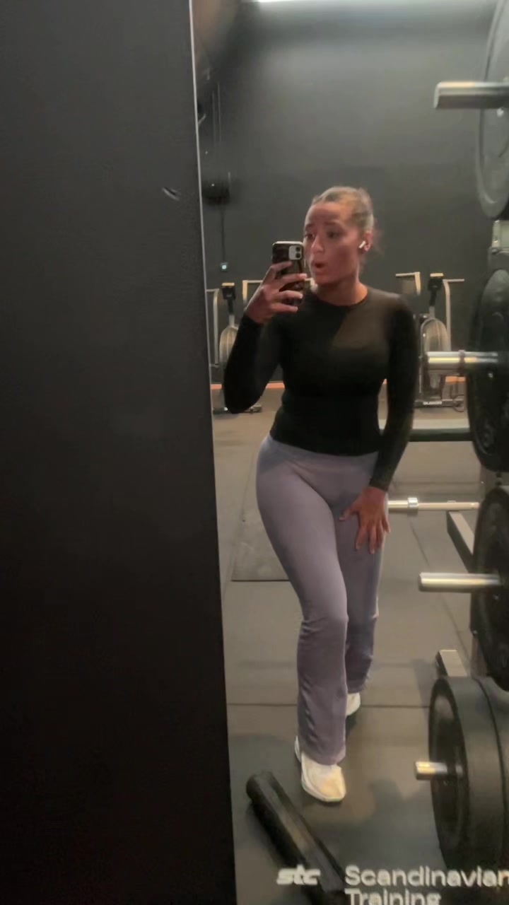 @bella