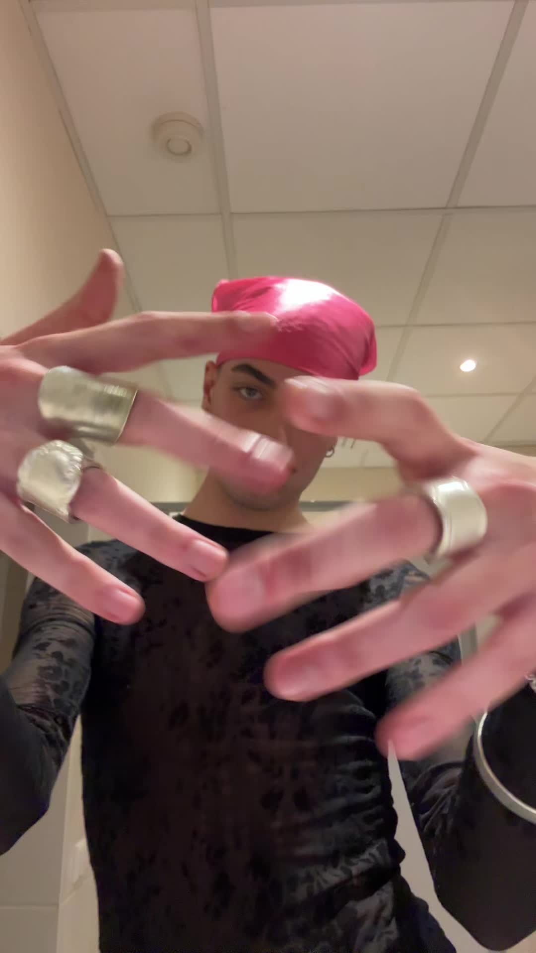 @fin