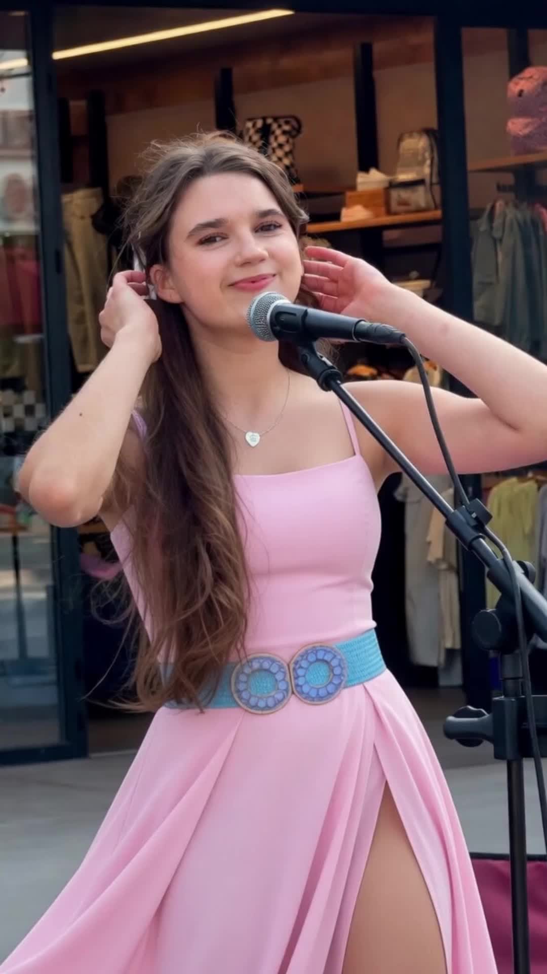 @Victoria