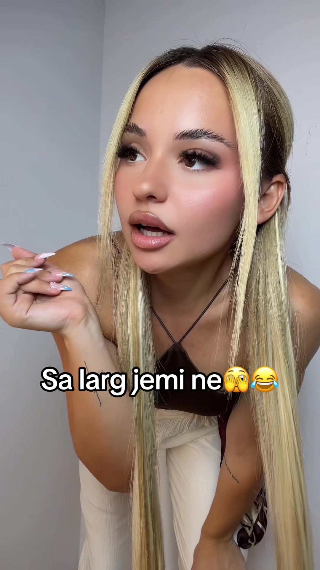 @Mia