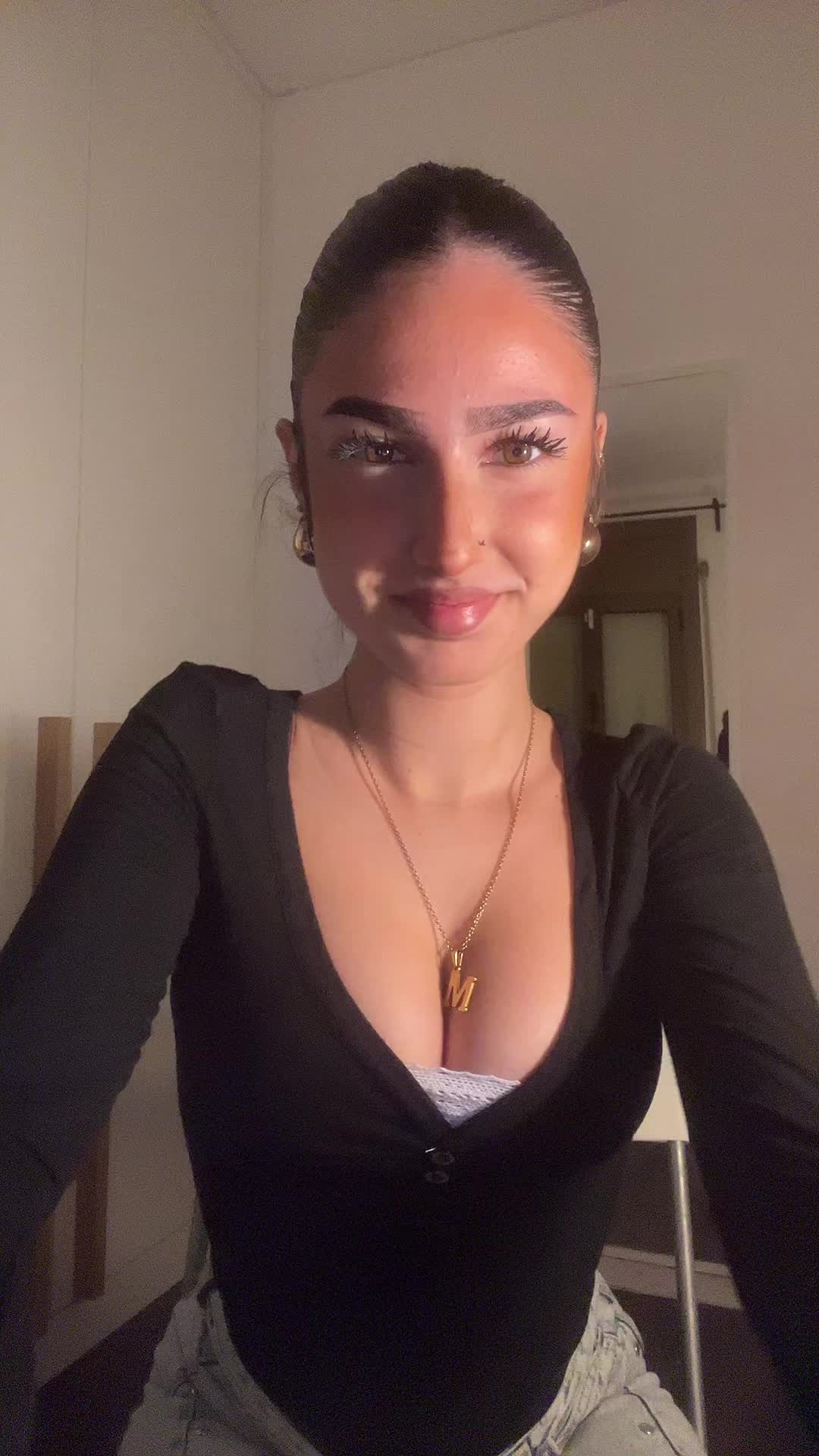 @𝐌