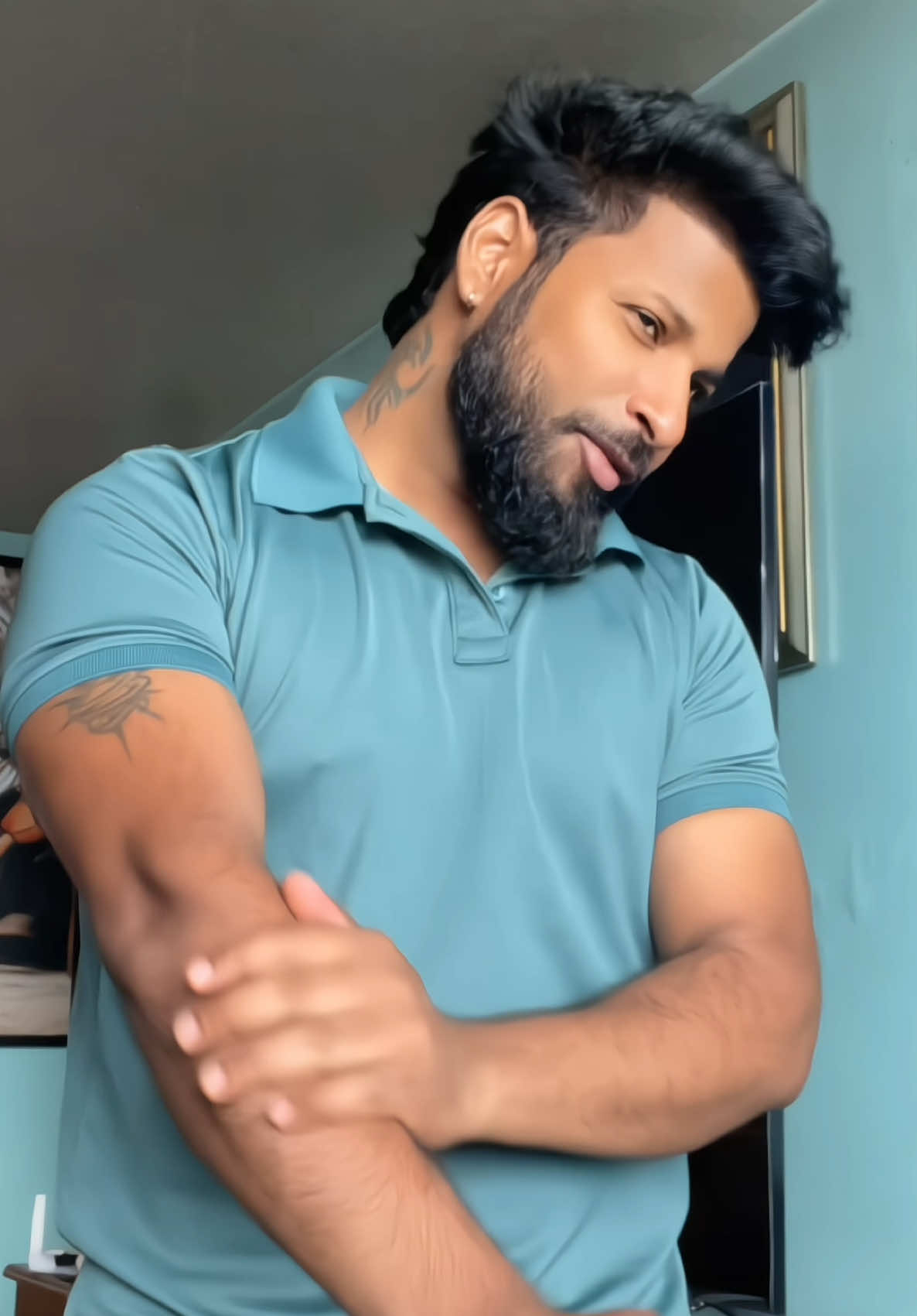 @Dhilak