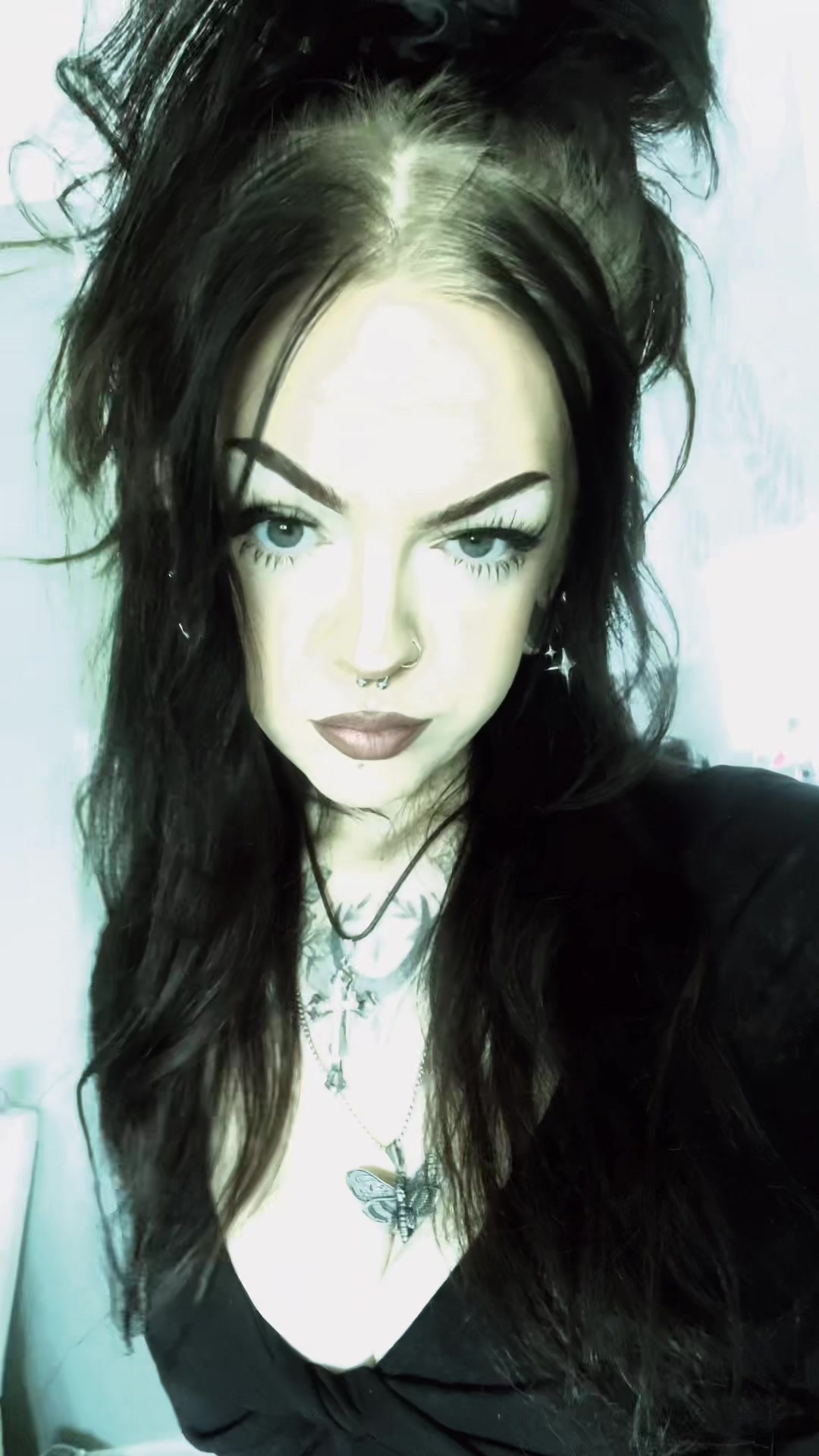 @Holly⛓️🖤