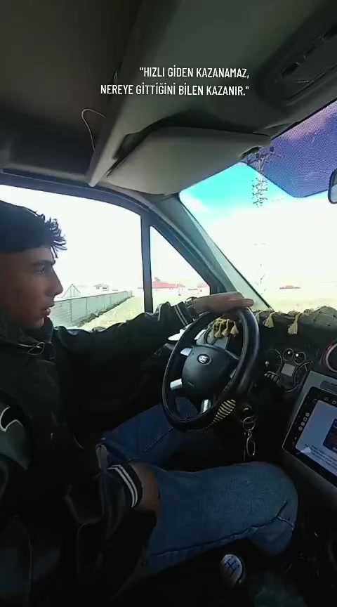 @&ouml;zg&uuml;r Yıldız