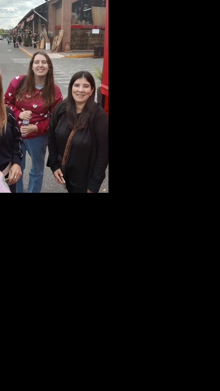 @Anii🥳