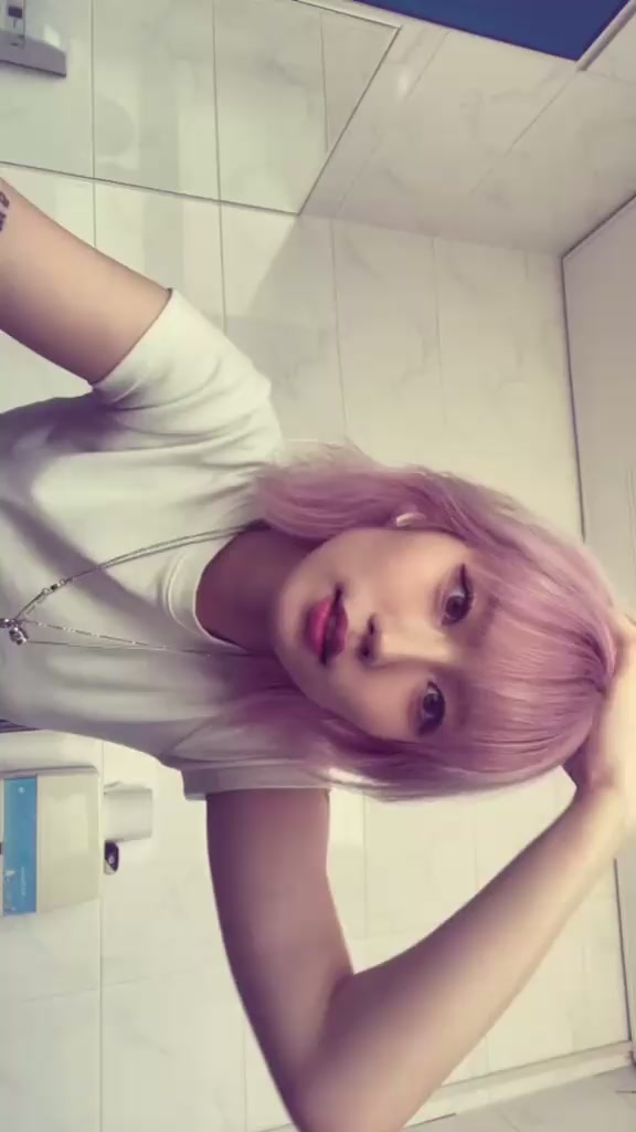 @Y E Z