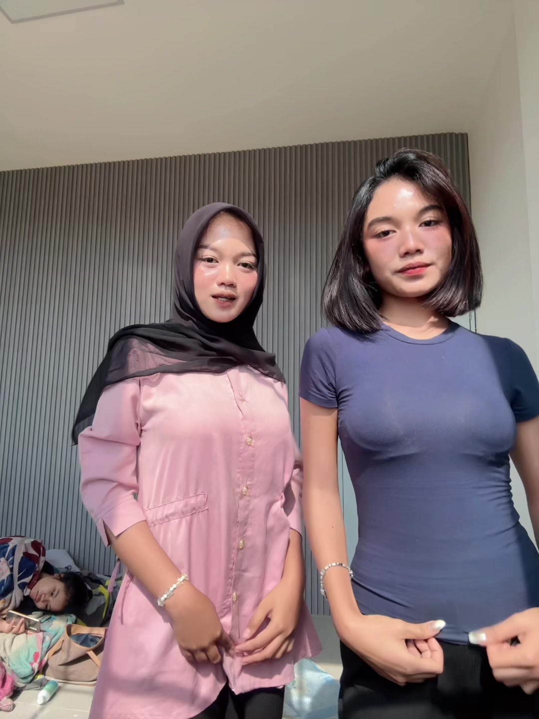 @𝐚𝐧𝐢𝐬