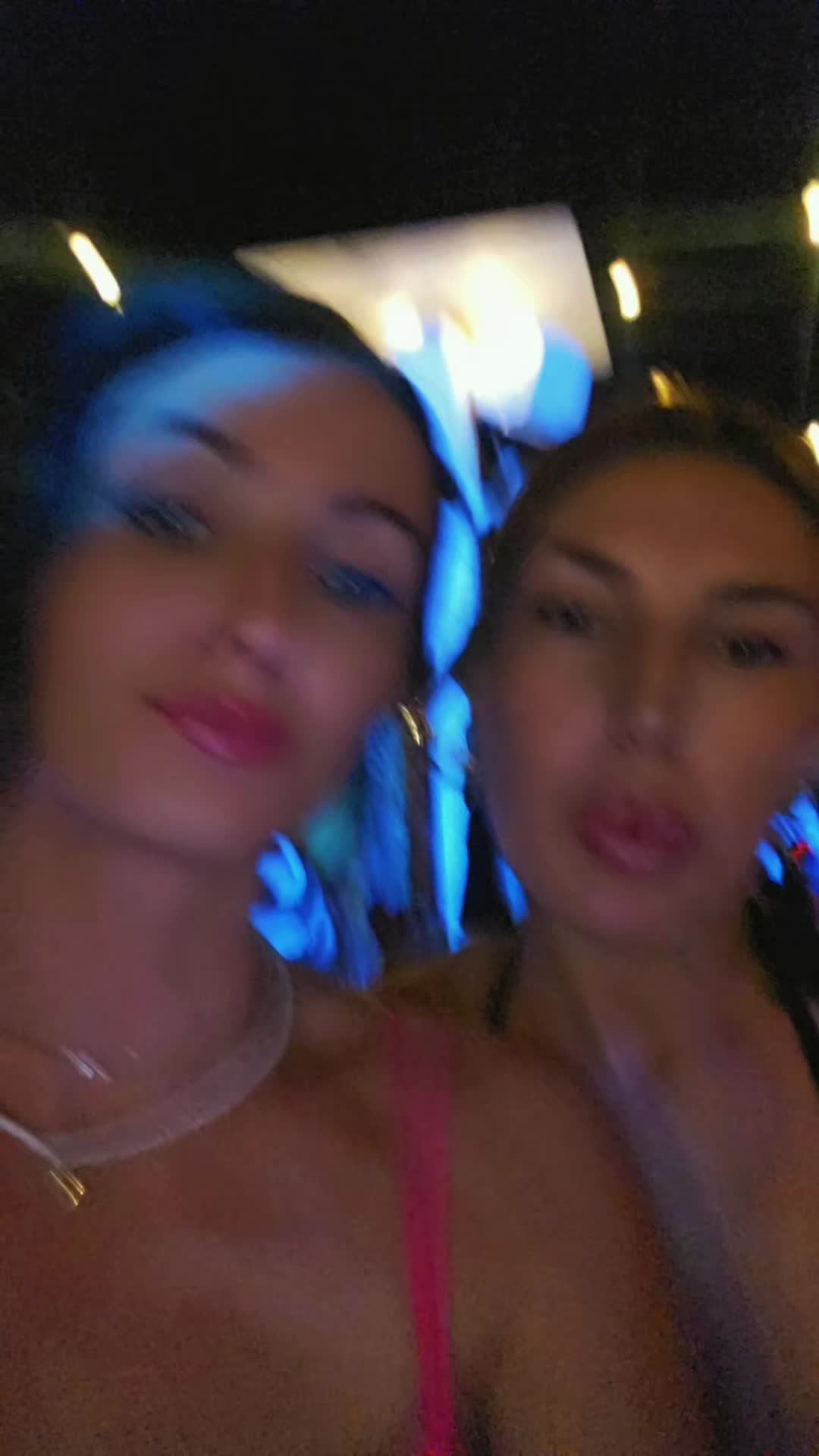 @Elena🤍🖤