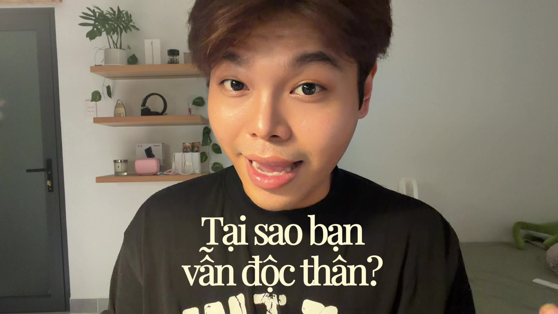 @Một chiếc &ocirc;m nhỏ ch&iacute;u