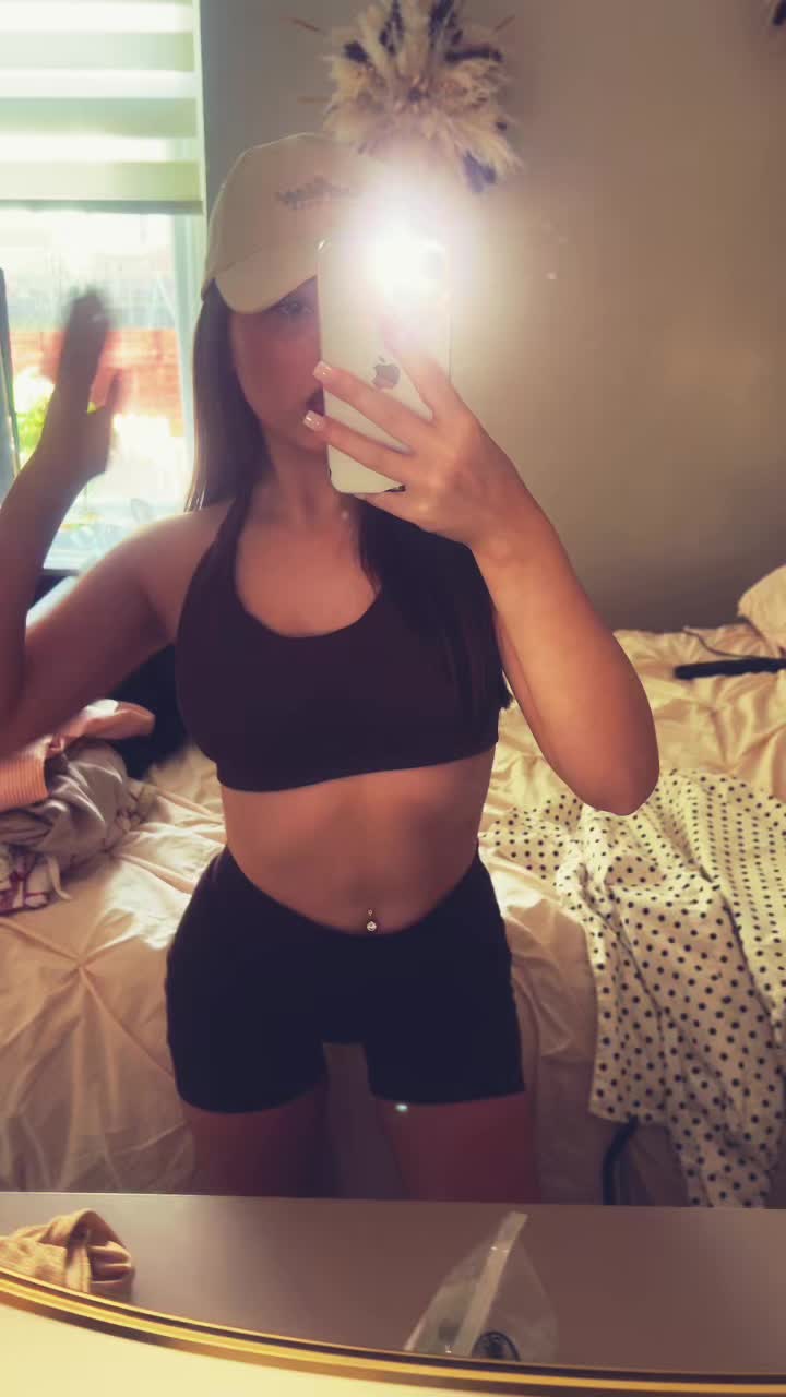 @MiaLeith