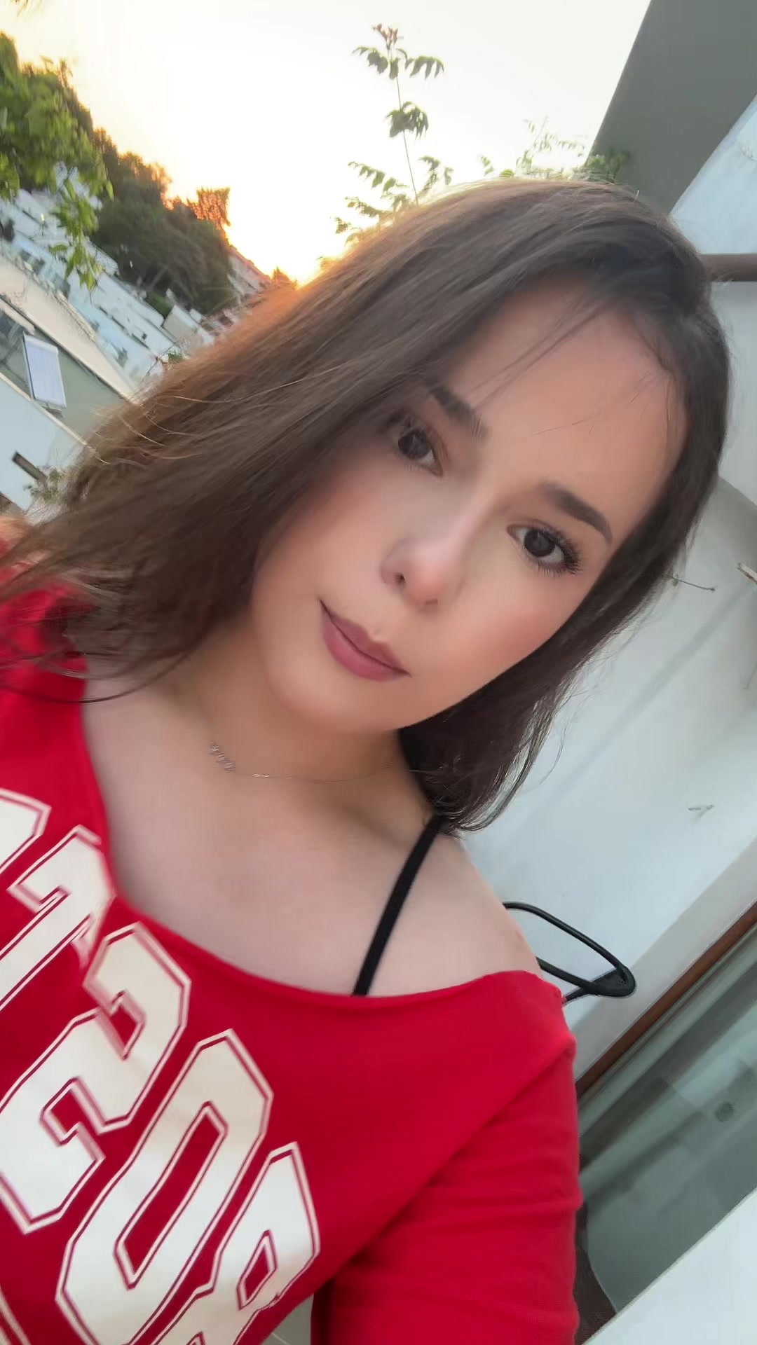 @Io4nq