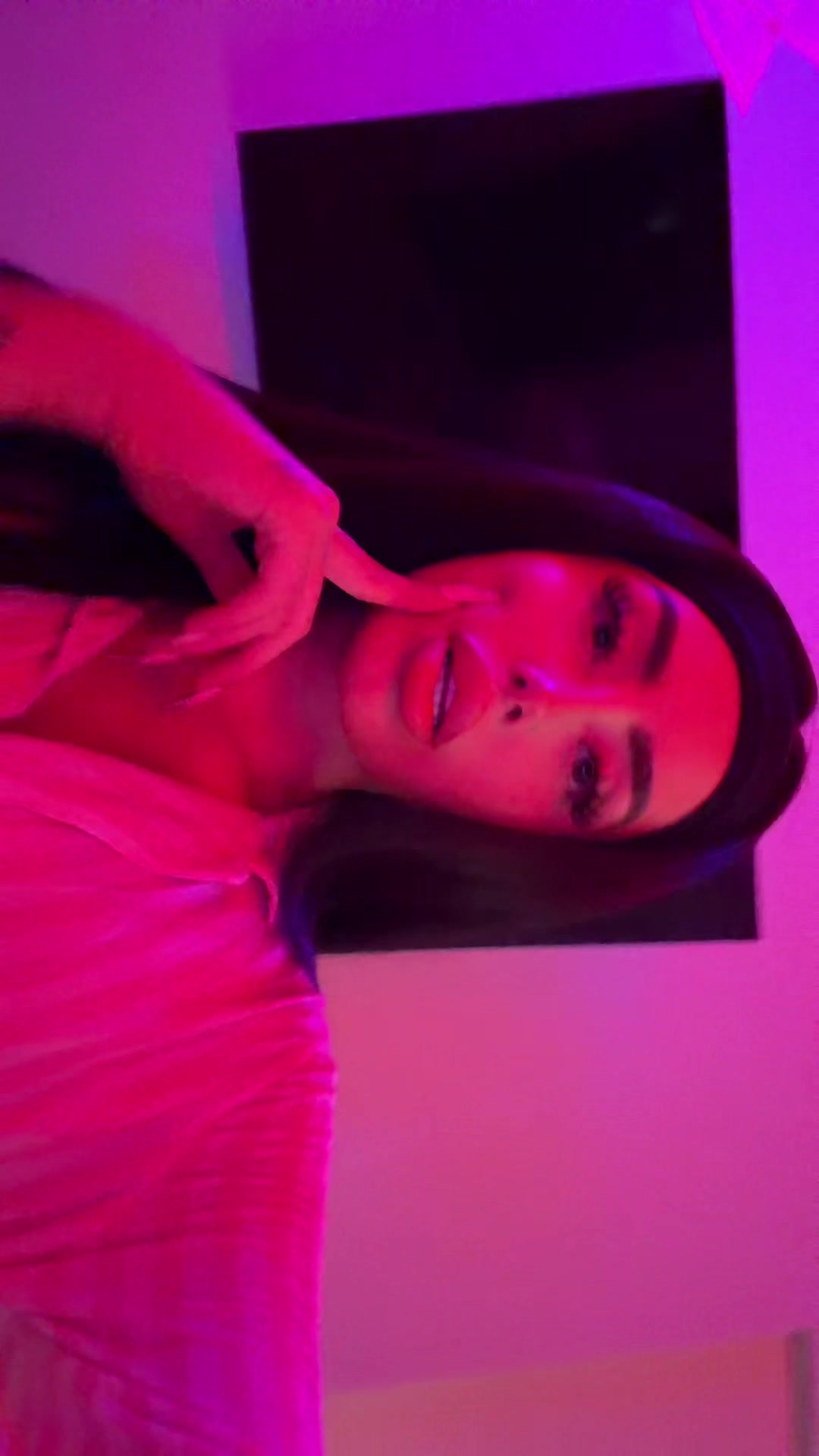 @Luna