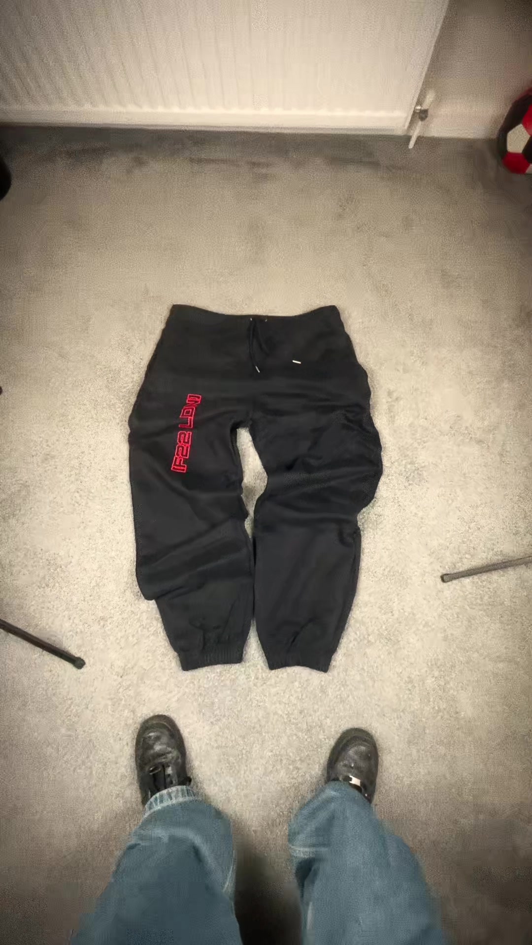 @[F22 LDN]